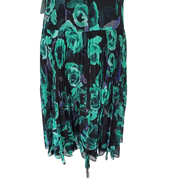 Donna Morgan Scoop Neck Sleeveless Pleated Green Black Floral Dress Boho sz 6 - Picture 7 of 9